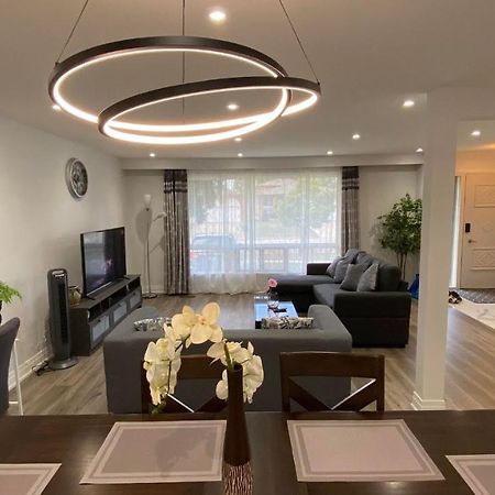 Spectacular 3 Bedroom 2 Wr House - Close To Airport Toronto Exteriér fotografie