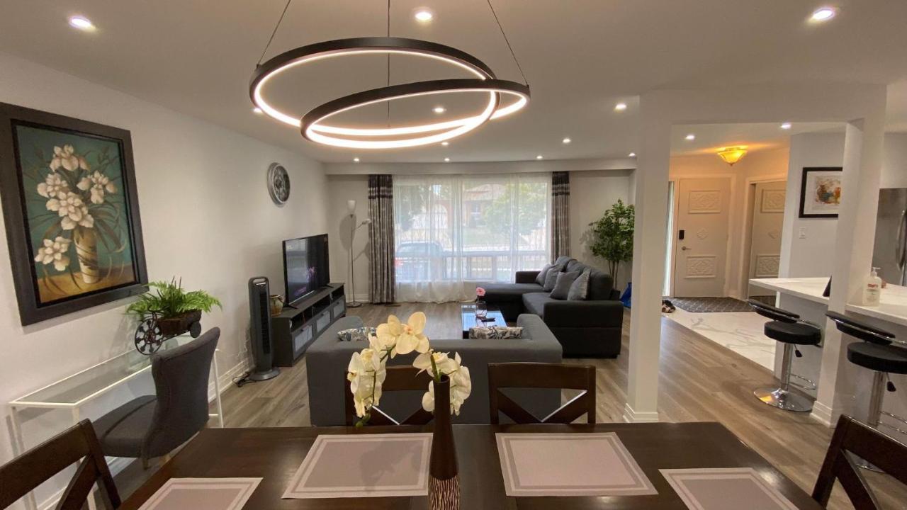 Spectacular 3 Bedroom 2 Wr House - Close To Airport Toronto Exteriér fotografie