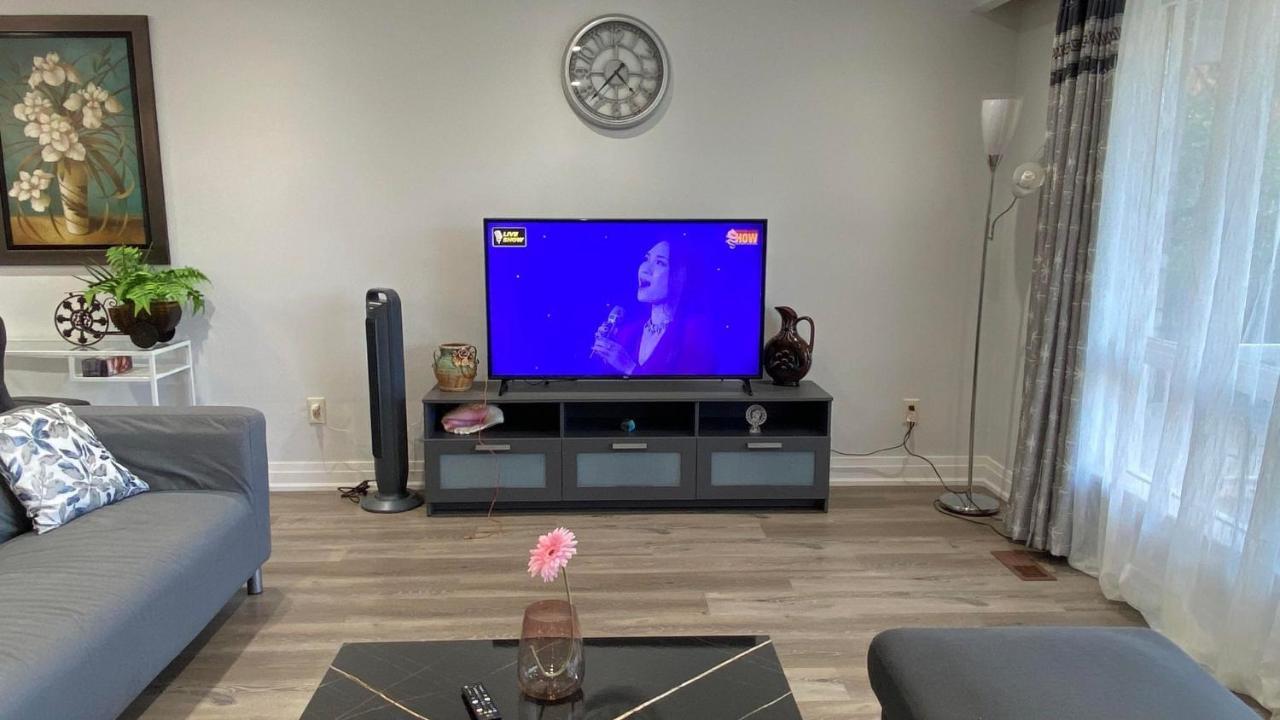 Spectacular 3 Bedroom 2 Wr House - Close To Airport Toronto Exteriér fotografie
